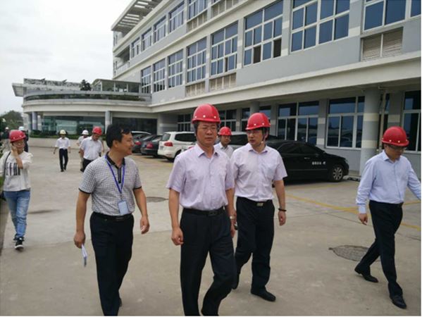 海门市长一行国庆节前检查多宝(中国)一站式服务官网药业